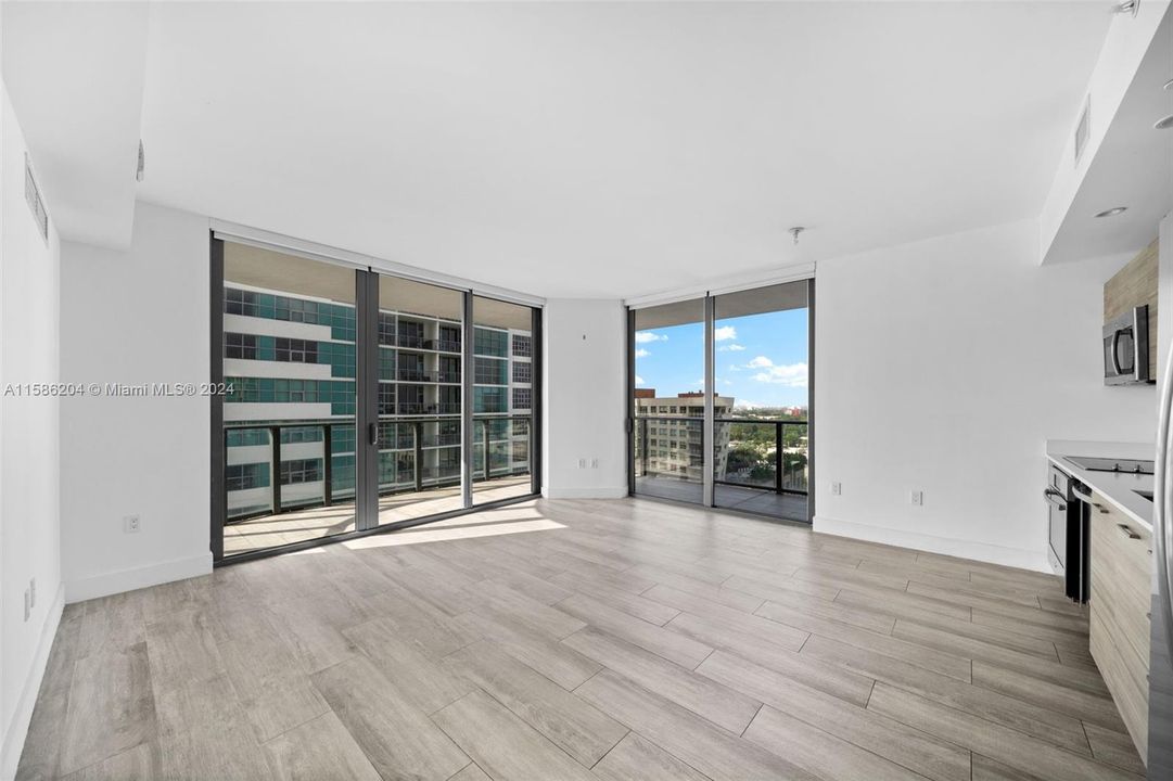 For Sale: $659,000 (2 beds, 2 baths, 835 Square Feet)