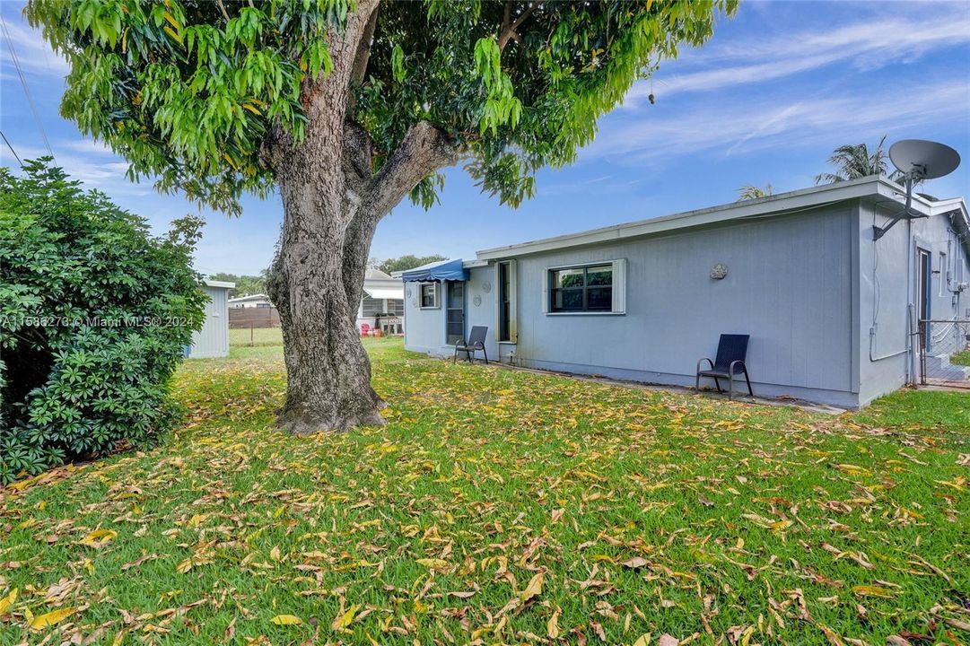 Active With Contract: $498,500 (3 beds, 2 baths, 1970 Square Feet)