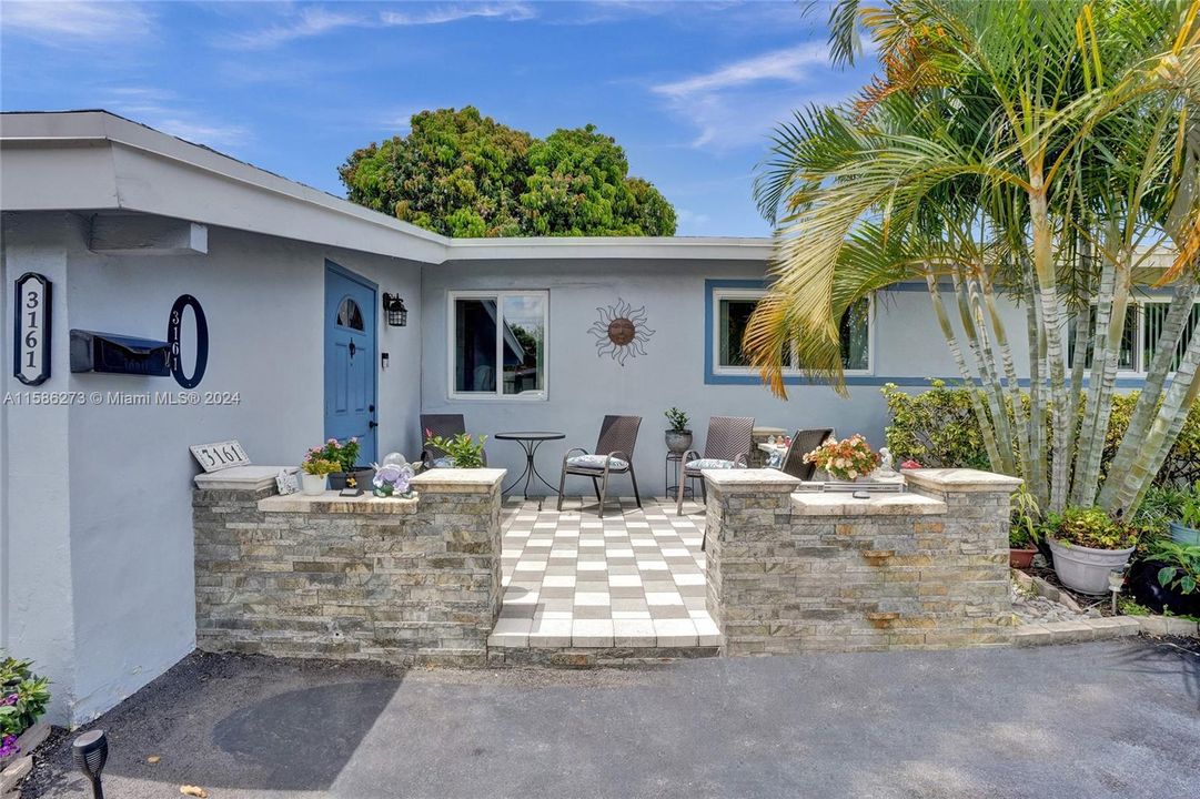 Active With Contract: $498,500 (3 beds, 2 baths, 1970 Square Feet)