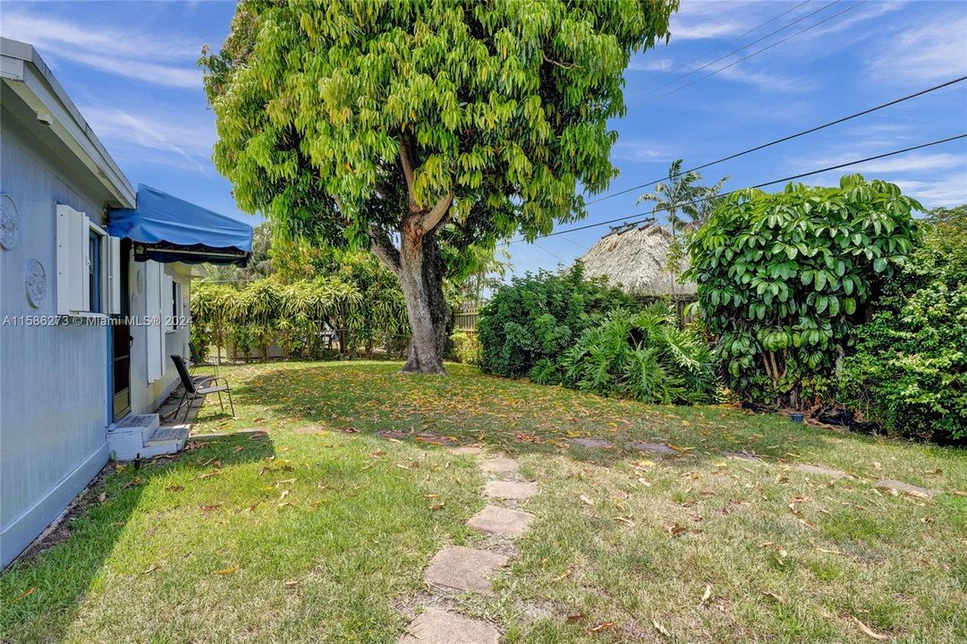 Active With Contract: $498,500 (3 beds, 2 baths, 1970 Square Feet)