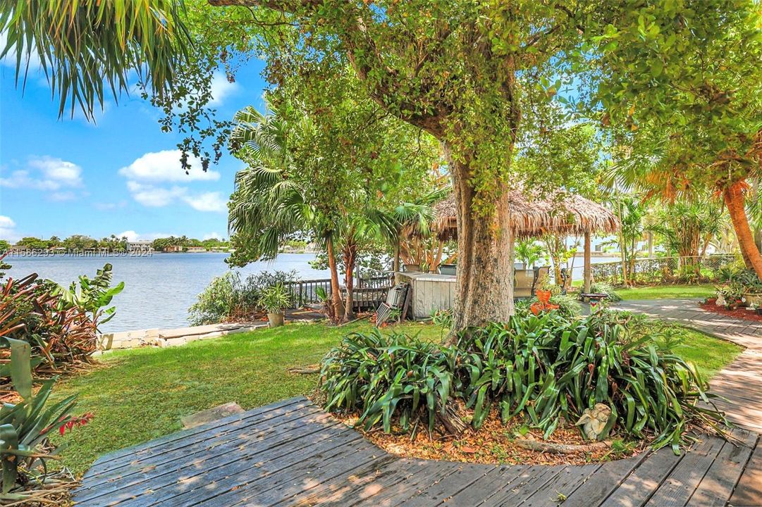 Recently Sold: $1,065,000 (3 beds, 2 baths, 2382 Square Feet)