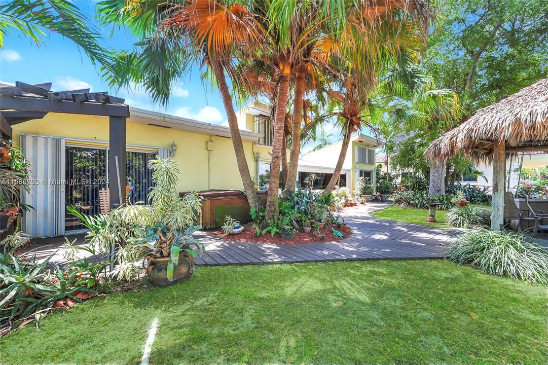 Recently Sold: $1,065,000 (3 beds, 2 baths, 2382 Square Feet)