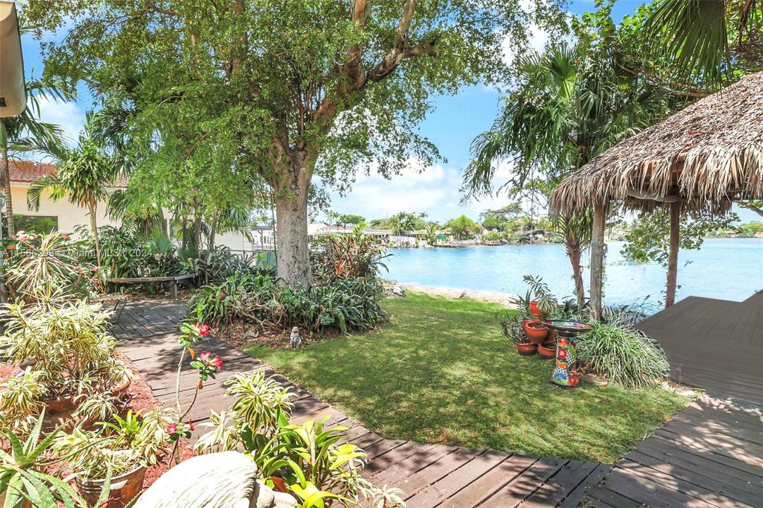 Recently Sold: $1,065,000 (3 beds, 2 baths, 2382 Square Feet)