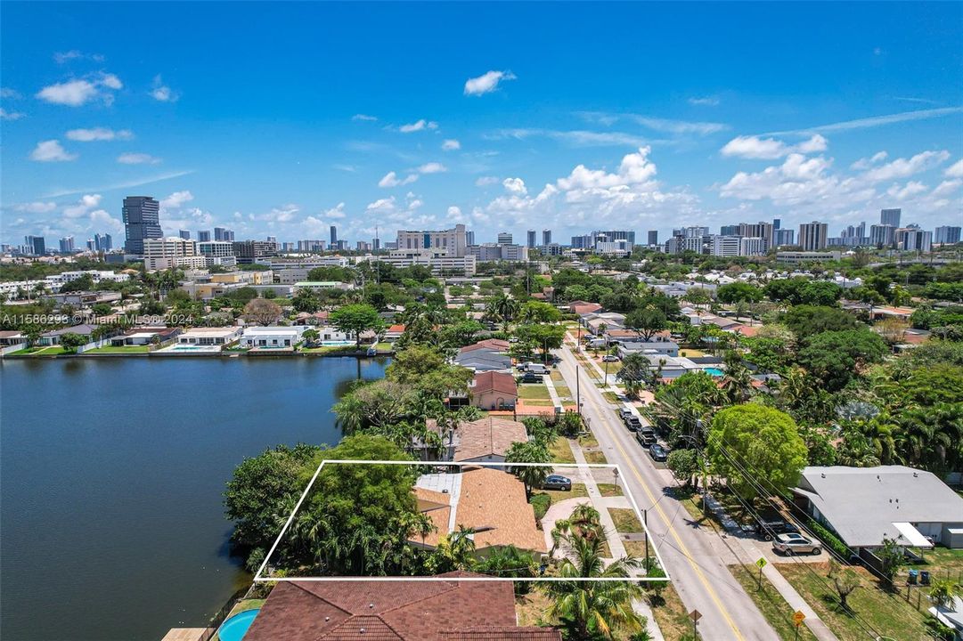 Recently Sold: $1,065,000 (3 beds, 2 baths, 2382 Square Feet)