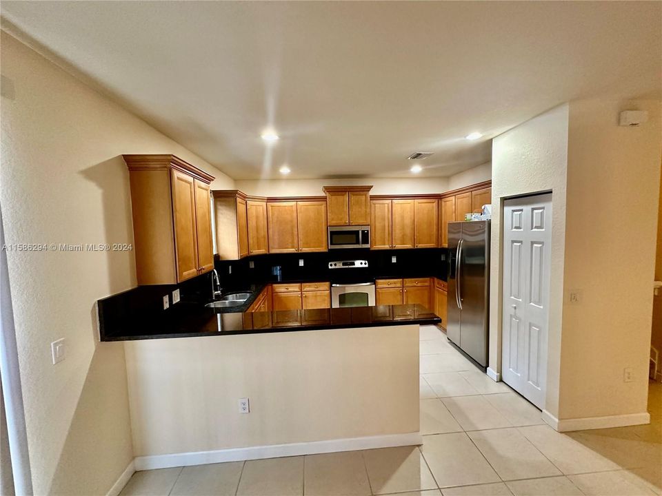 Recently Rented: $3,600 (4 beds, 2 baths, 1821 Square Feet)