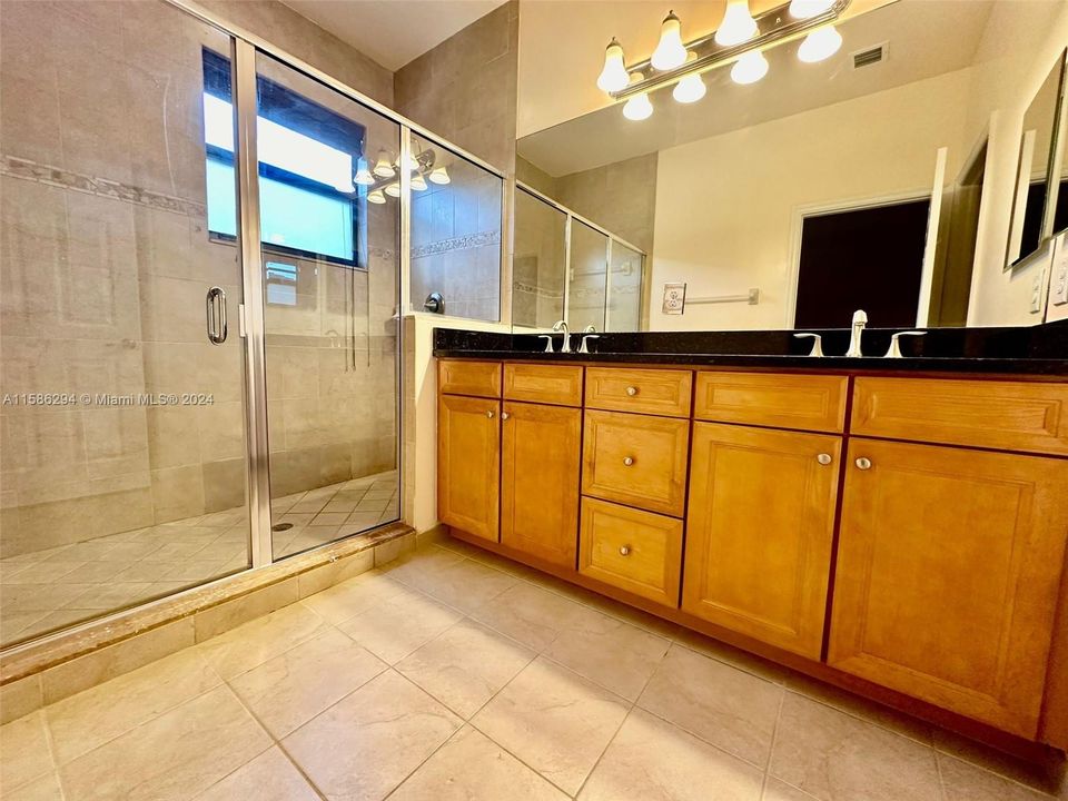 Recently Rented: $3,600 (4 beds, 2 baths, 1821 Square Feet)