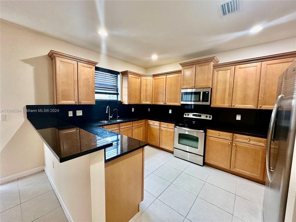 Recently Rented: $3,600 (4 beds, 2 baths, 1821 Square Feet)