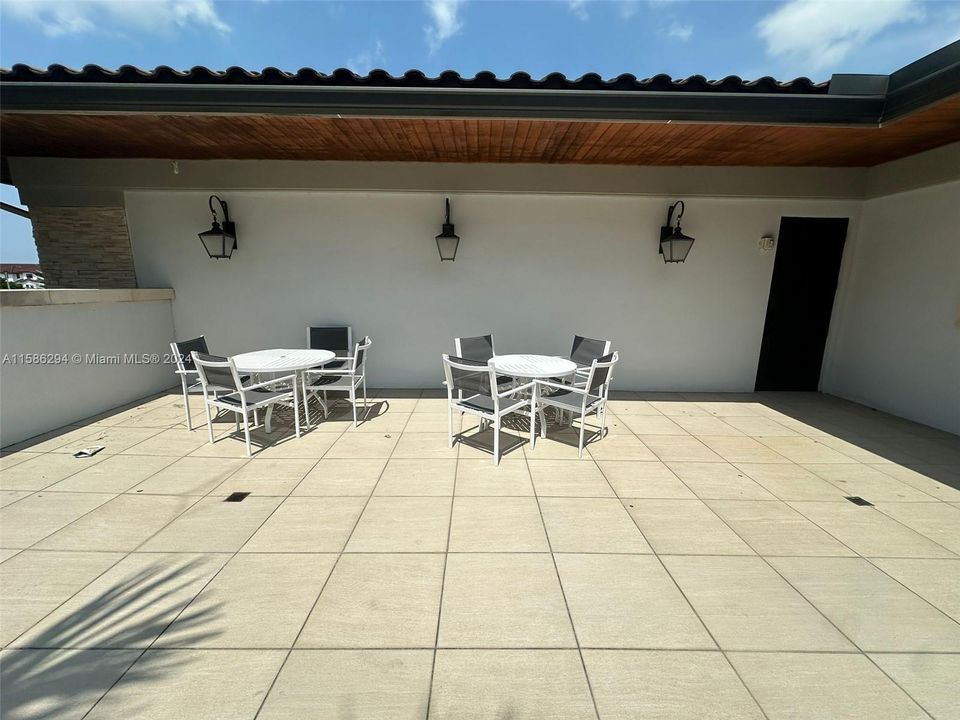 Recently Rented: $3,600 (4 beds, 2 baths, 1821 Square Feet)