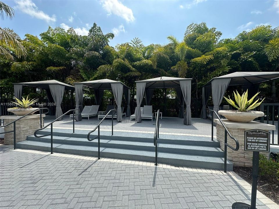 Recently Rented: $3,600 (4 beds, 2 baths, 1821 Square Feet)