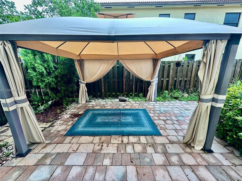 Recently Rented: $3,600 (4 beds, 2 baths, 1821 Square Feet)