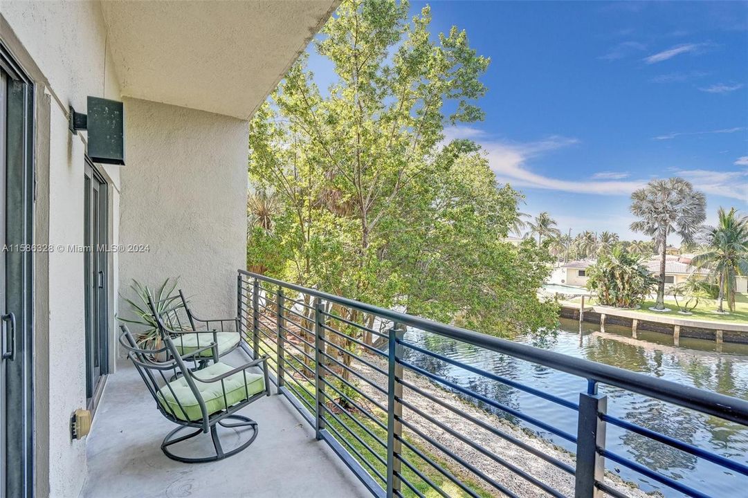 Active With Contract: $4,800 (3 beds, 3 baths, 1907 Square Feet)