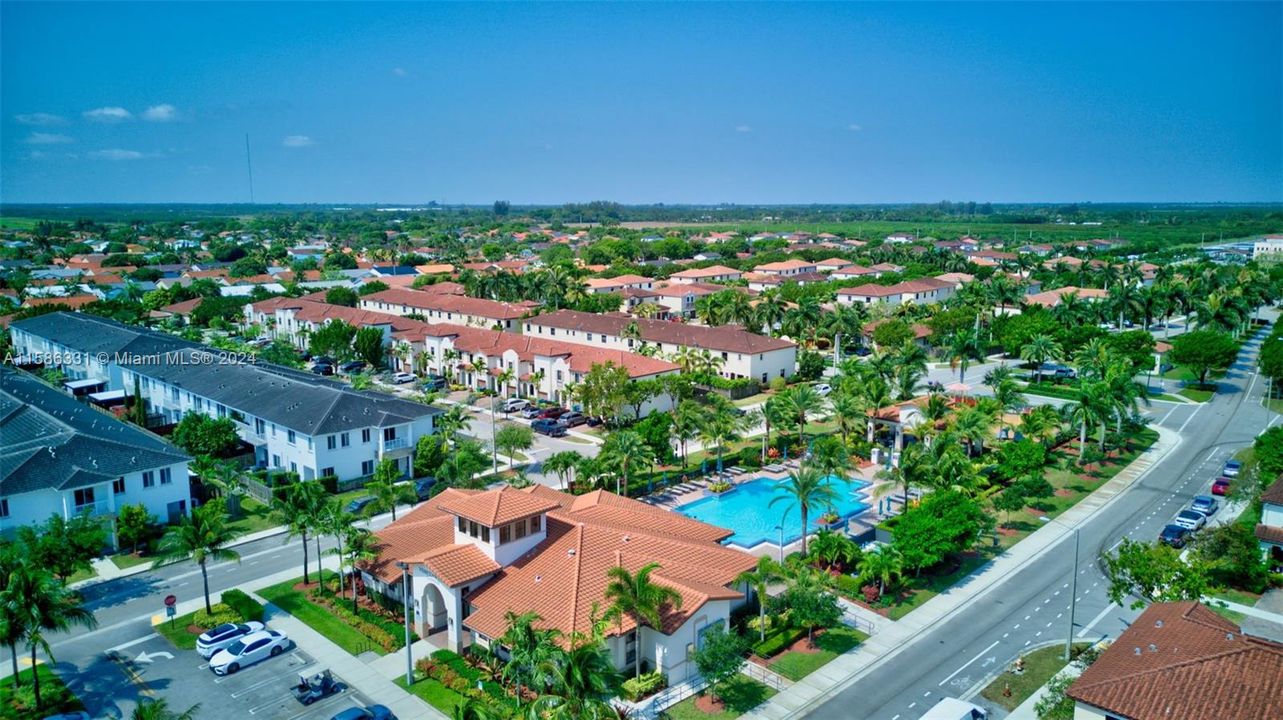 Active With Contract: $725,000 (3 beds, 3 baths, 1980 Square Feet)