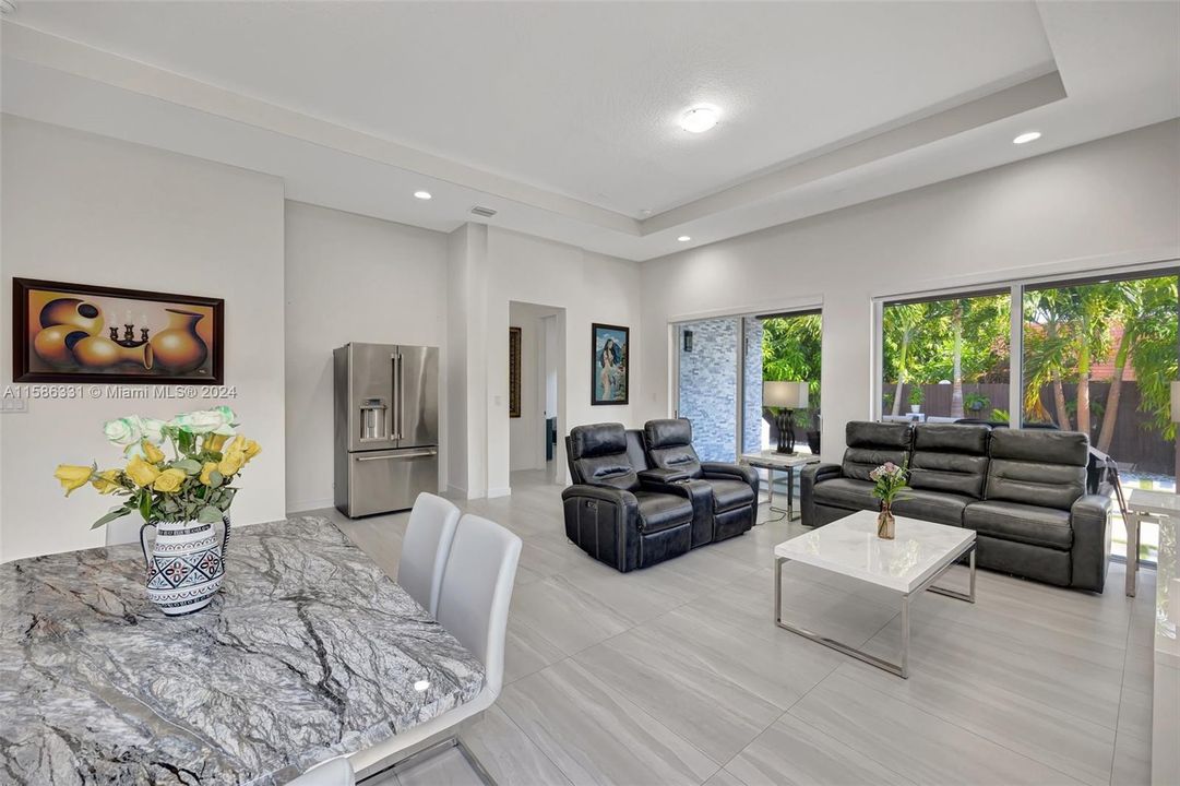 Active With Contract: $725,000 (3 beds, 3 baths, 1980 Square Feet)