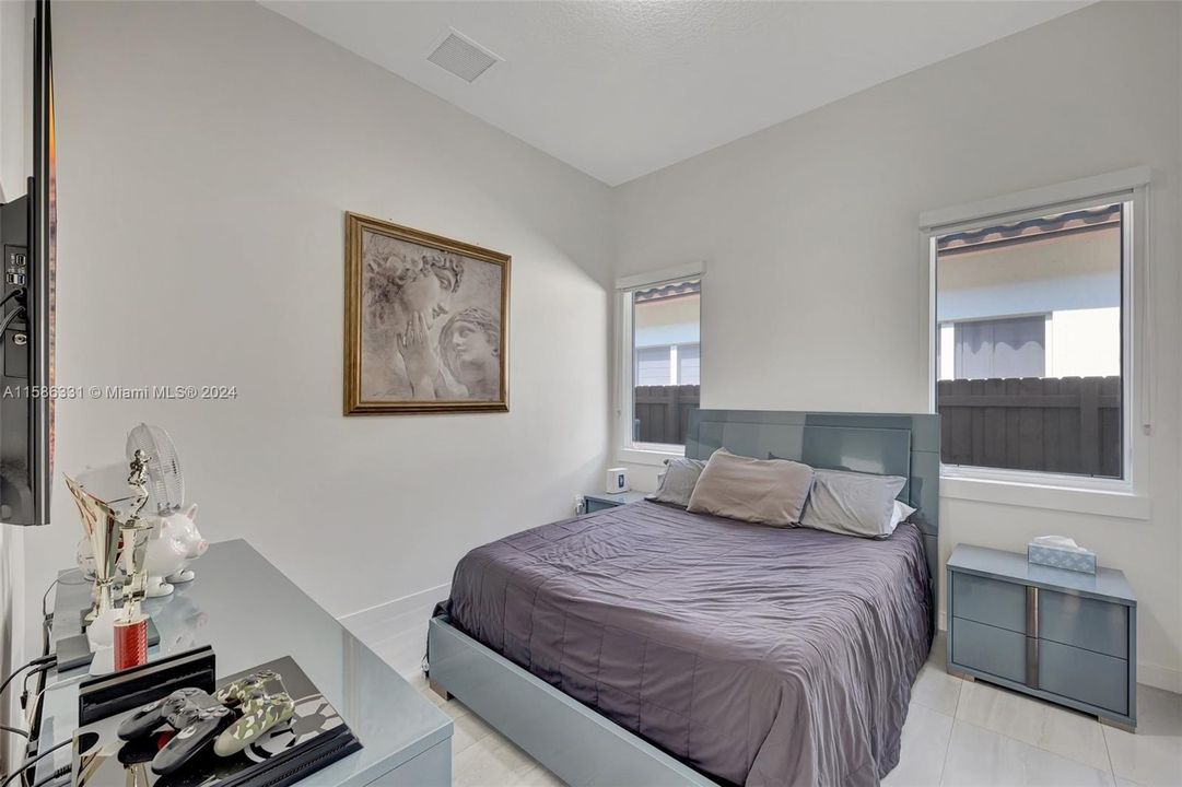 Active With Contract: $725,000 (3 beds, 3 baths, 1980 Square Feet)