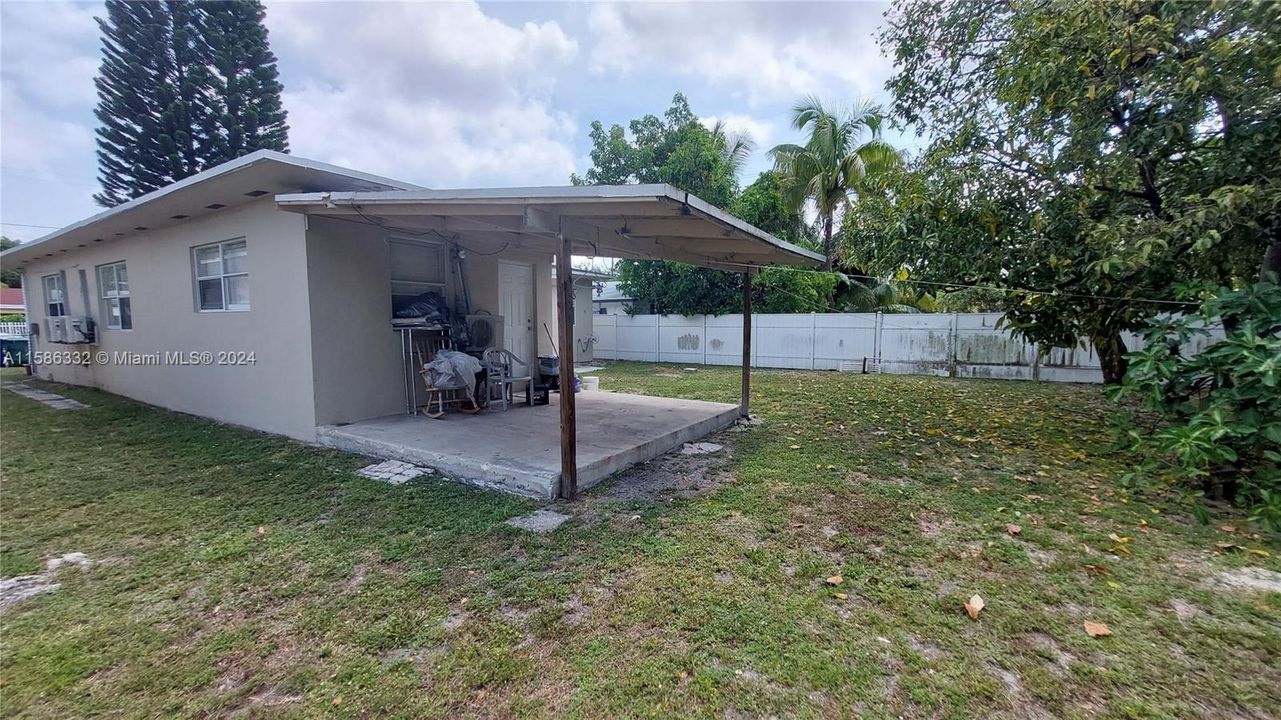 Recently Sold: $489,000 (0 beds, 0 baths, 1424 Square Feet)