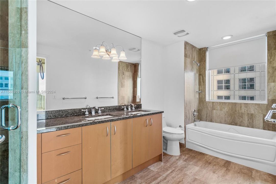For Sale: $775,000 (2 beds, 2 baths, 1126 Square Feet)