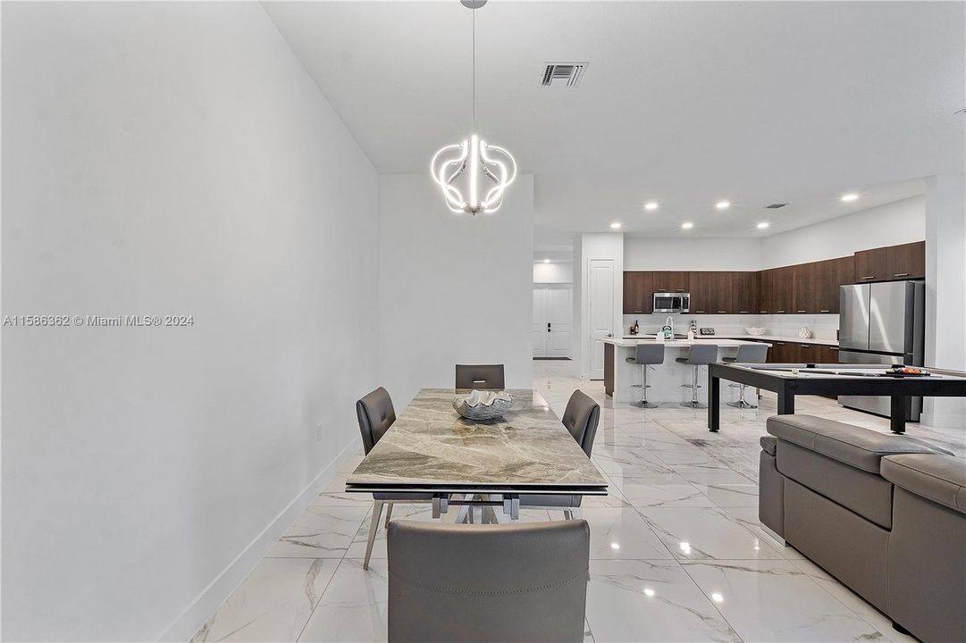 Active With Contract: $1,040,000 (3 beds, 2 baths, 2047 Square Feet)