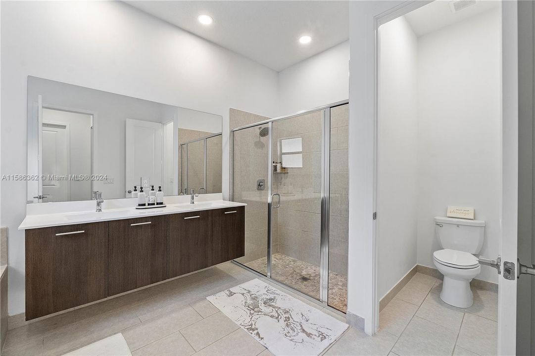 Active With Contract: $1,040,000 (3 beds, 2 baths, 2047 Square Feet)