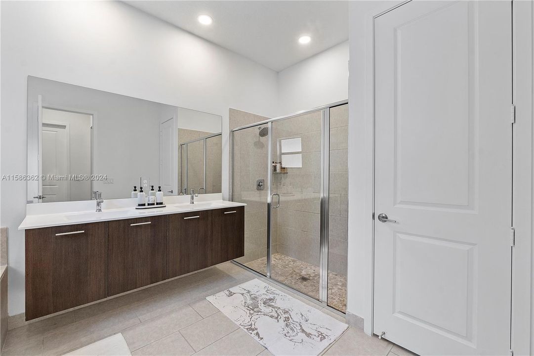 Active With Contract: $1,040,000 (3 beds, 2 baths, 2047 Square Feet)