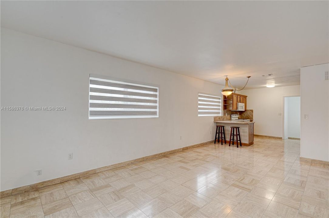 For Rent: $3,400 (3 beds, 2 baths, 1376 Square Feet)