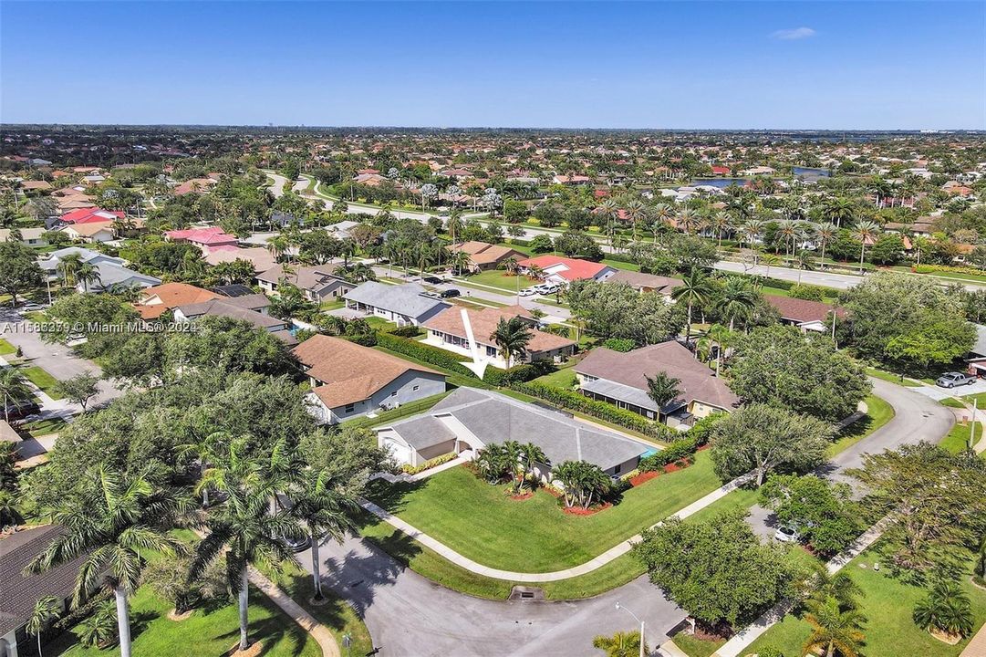 Active With Contract: $839,000 (4 beds, 2 baths, 2532 Square Feet)