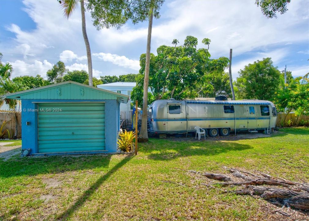 Garage Storage Shed, Airstream Conveys