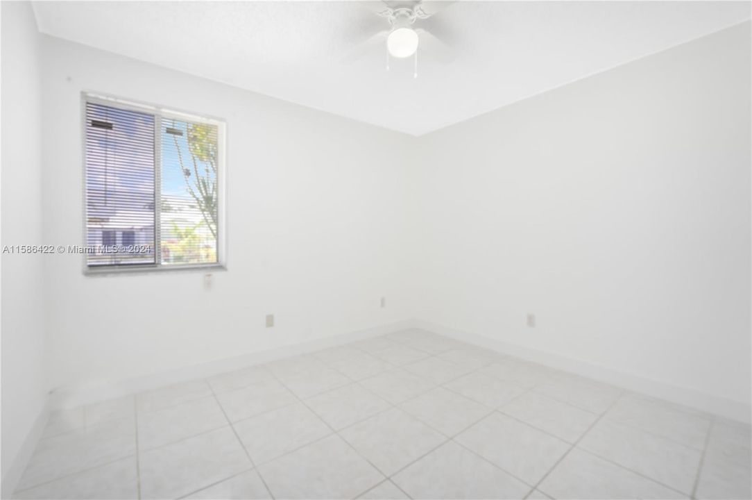 For Sale: $550,000 (3 beds, 2 baths, 1731 Square Feet)