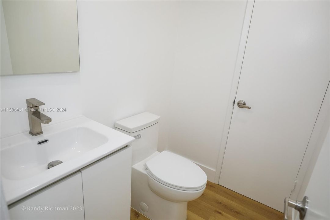 Recently Rented: $2,800 (1 beds, 1 baths, 757 Square Feet)