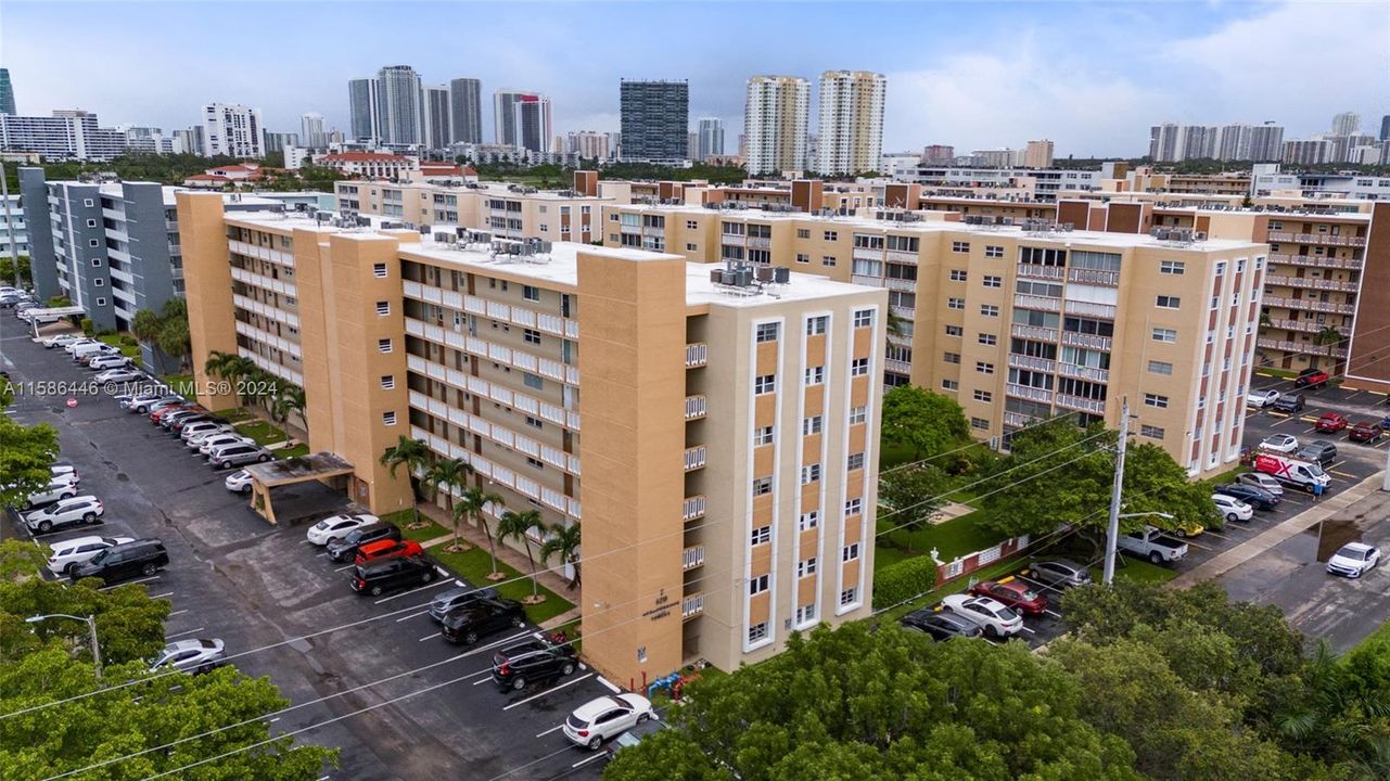 Recently Rented: $2,200 (2 beds, 2 baths, 1092 Square Feet)