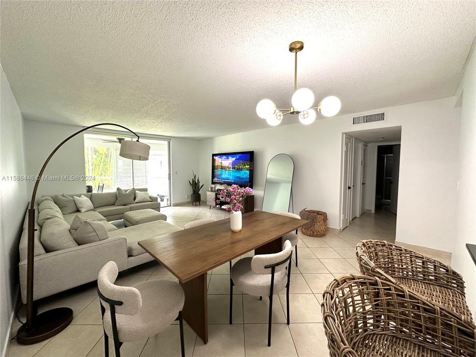 Recently Rented: $2,200 (2 beds, 2 baths, 1092 Square Feet)