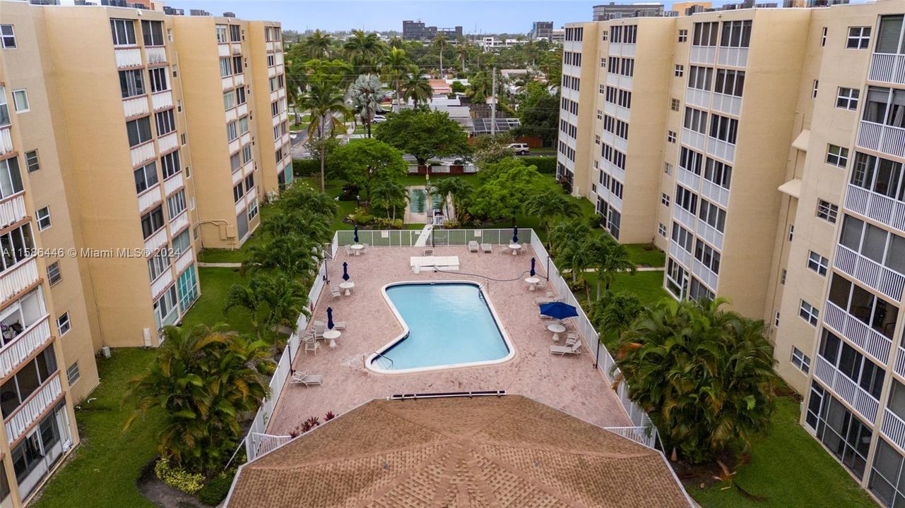 Recently Rented: $2,200 (2 beds, 2 baths, 1092 Square Feet)