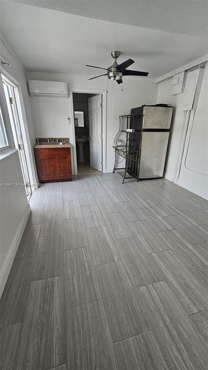 最近租的: $1,200 (1 贝兹, 1 浴室, 120 平方英尺)