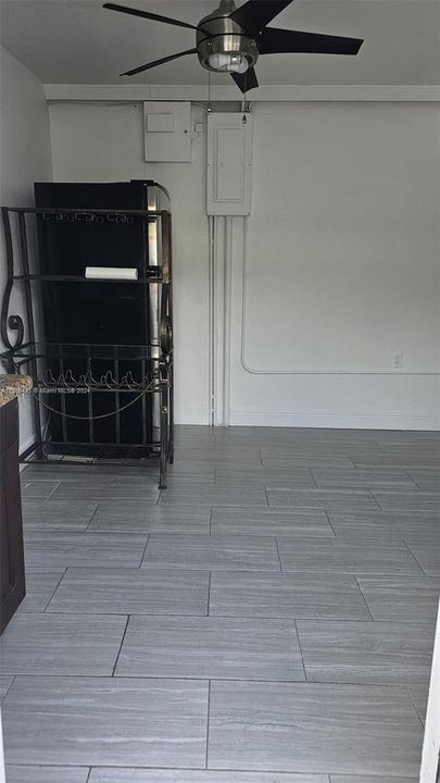 最近租的: $1,200 (1 贝兹, 1 浴室, 120 平方英尺)