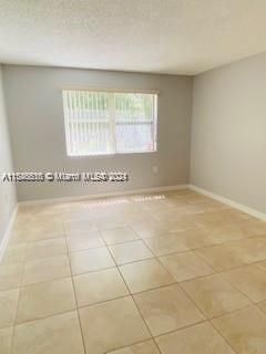 For Rent: $1,900 (1 beds, 1 baths, 800 Square Feet)