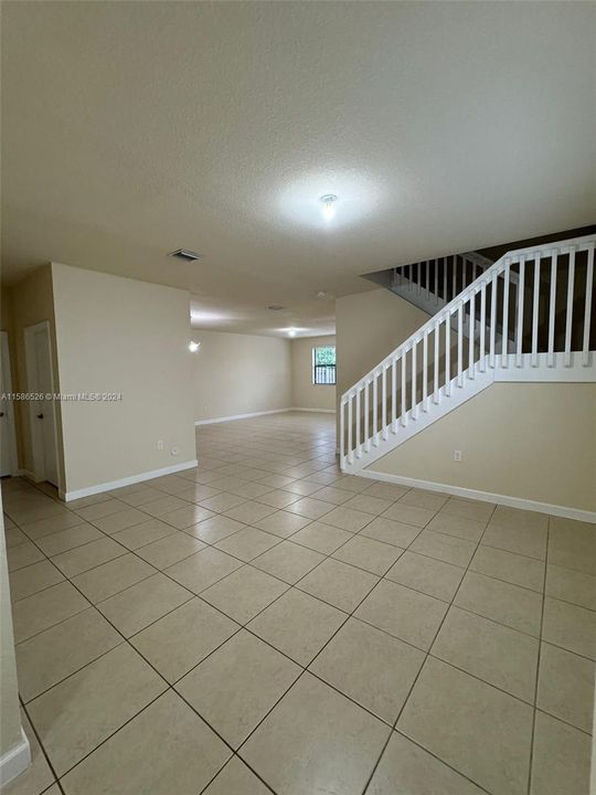 Active With Contract: $3,500 (4 beds, 2 baths, 2186 Square Feet)