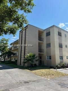 Recently Rented: $1,800 (2 beds, 2 baths, 920 Square Feet)