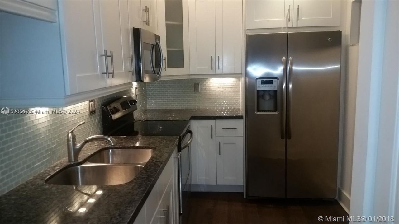 Недавно арендовано: $2,700 (2 спален, 2 ванн, 968 Квадратных фут)