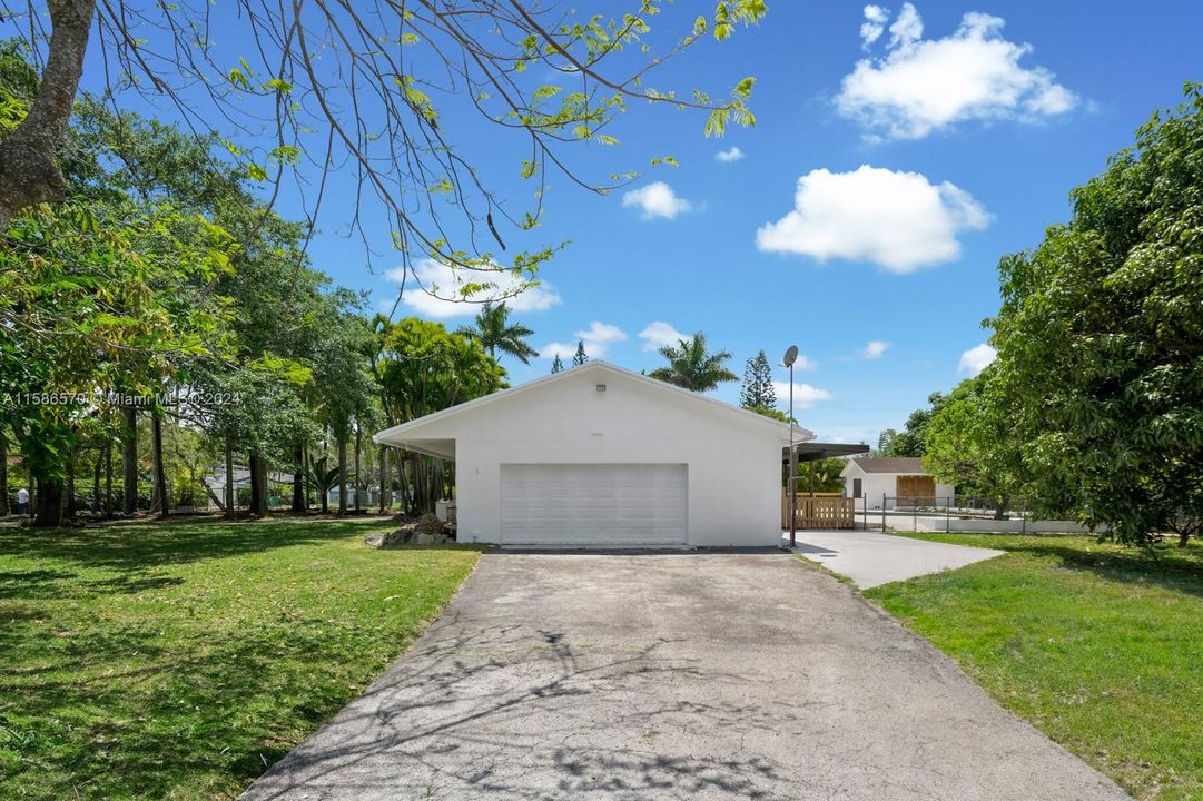 Active With Contract: $849,900 (4 beds, 2 baths, 2702 Square Feet)