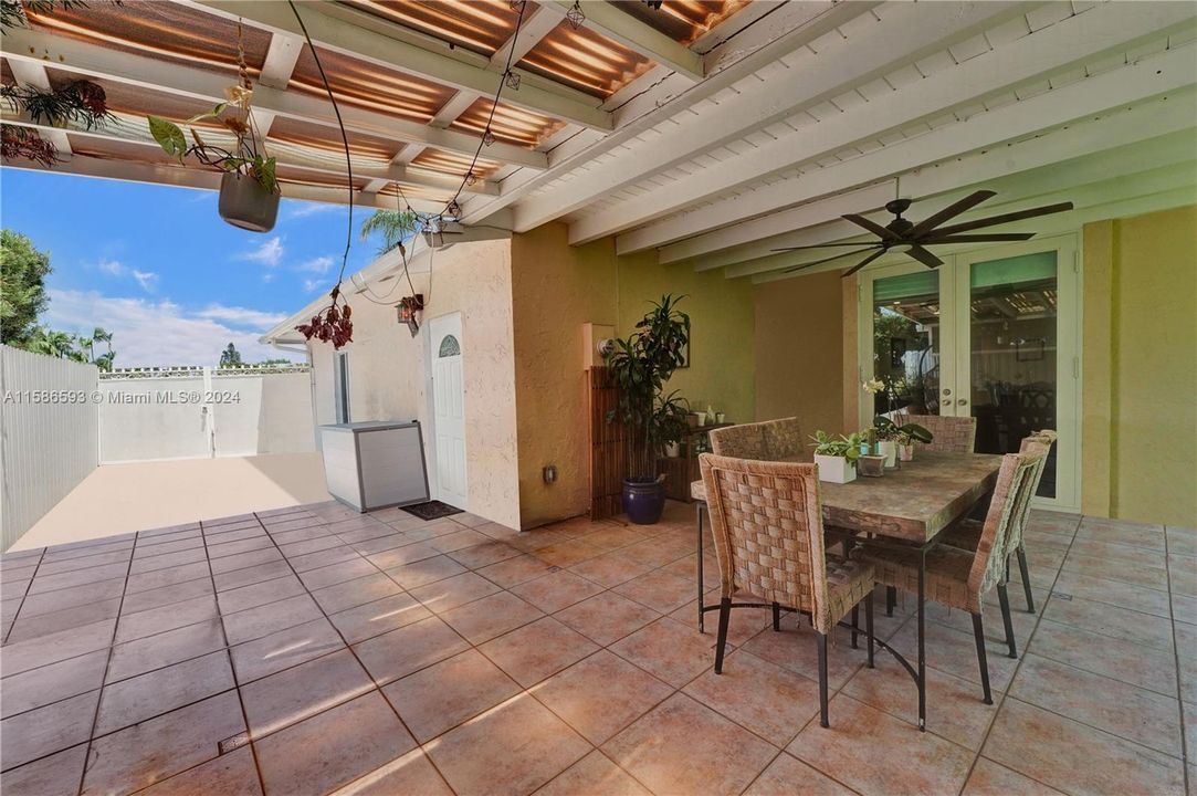 Active With Contract: $710,000 (4 beds, 2 baths, 2157 Square Feet)