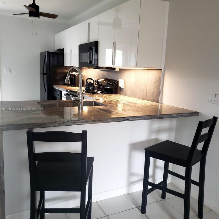 For Rent: $2,500 (2 beds, 2 baths, 3190 Square Feet)