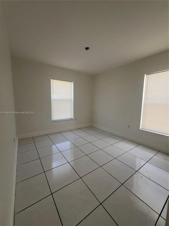 For Rent: $1,300 (1 beds, 1 baths, 0 Square Feet)