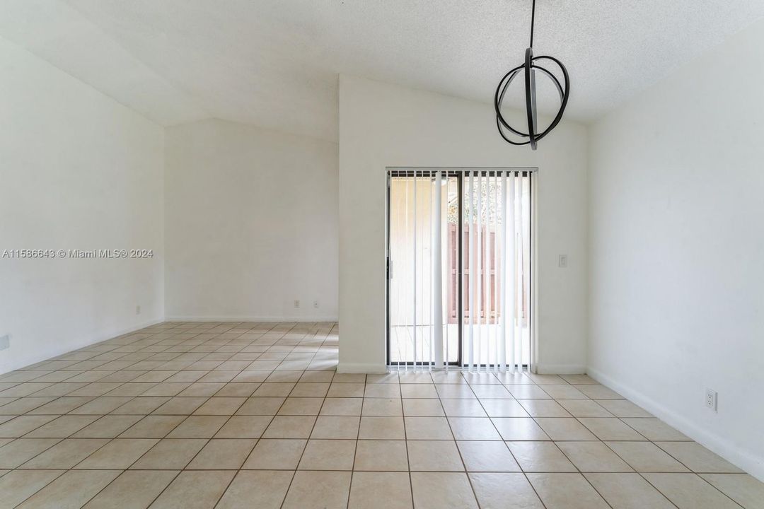 Active With Contract: $2,500 (2 beds, 2 baths, 1115 Square Feet)