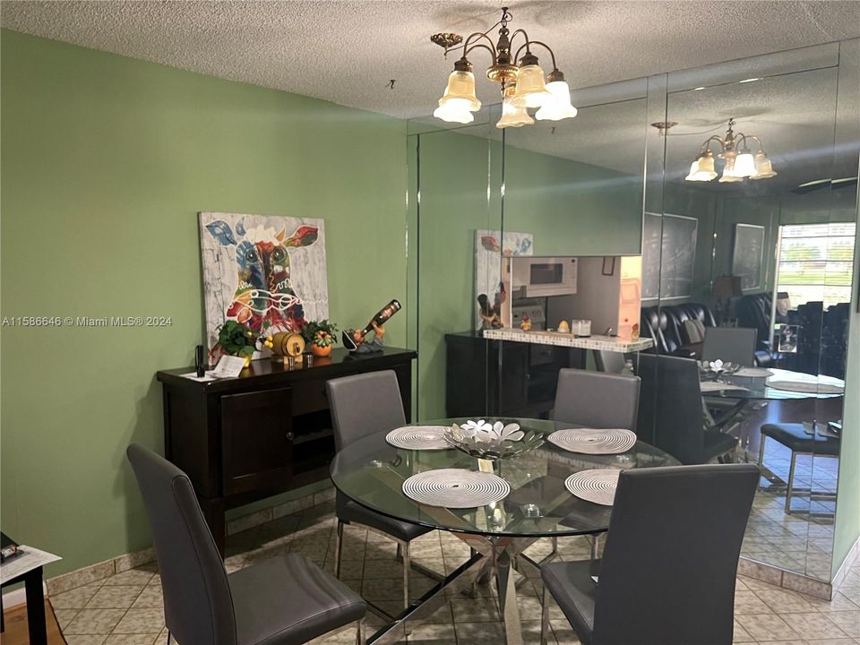 For Sale: $138,000 (2 beds, 2 baths, 944 Square Feet)