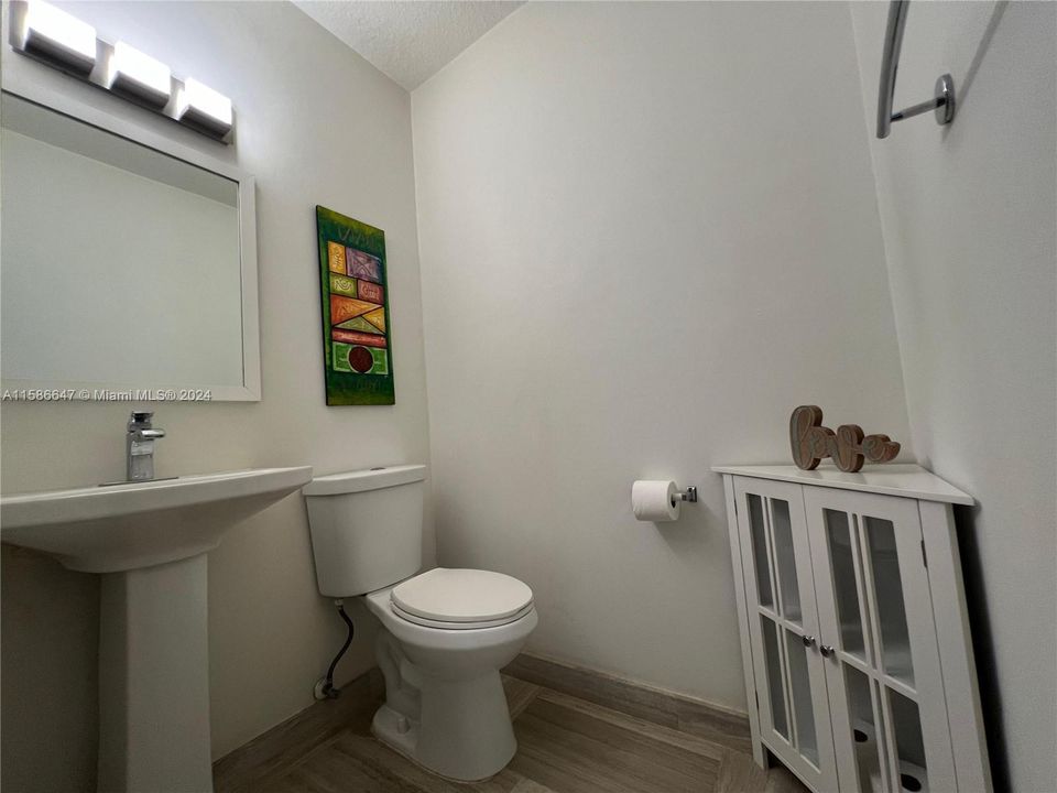 Недавно арендовано: $3,200 (2 спален, 2 ванн, 1480 Квадратных фут)