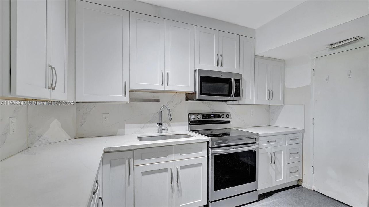 For Sale: $209,000 (2 beds, 2 baths, 1132 Square Feet)