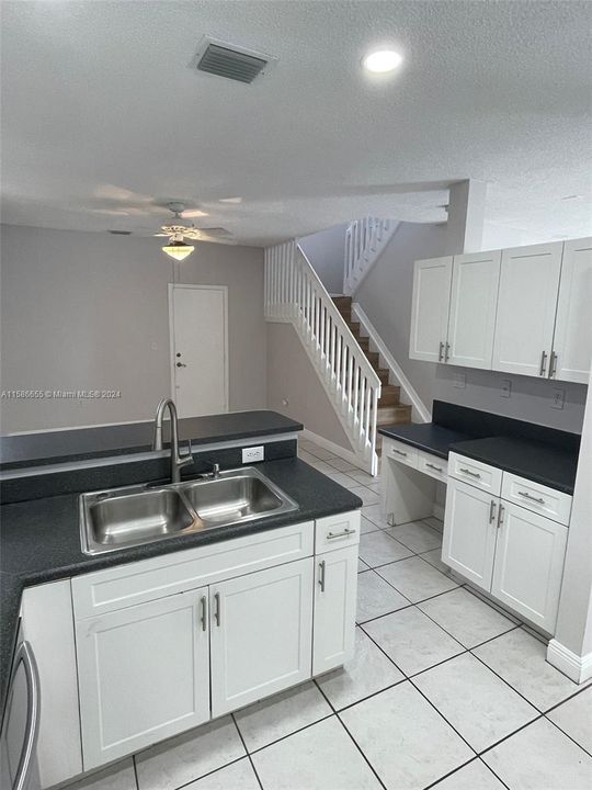 For Rent: $3,250 (3 beds, 2 baths, 1683 Square Feet)