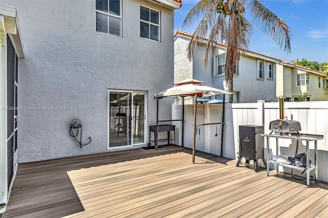 For Sale: $750,000 (3 beds, 3 baths, 1700 Square Feet)