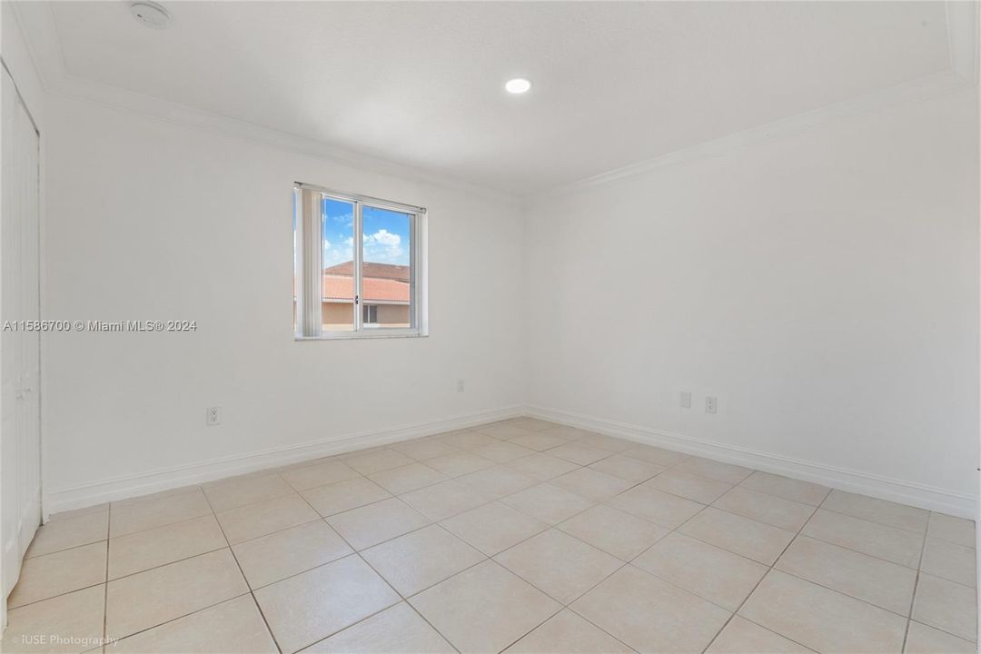 For Sale: $397,500 (2 beds, 2 baths, 970 Square Feet)