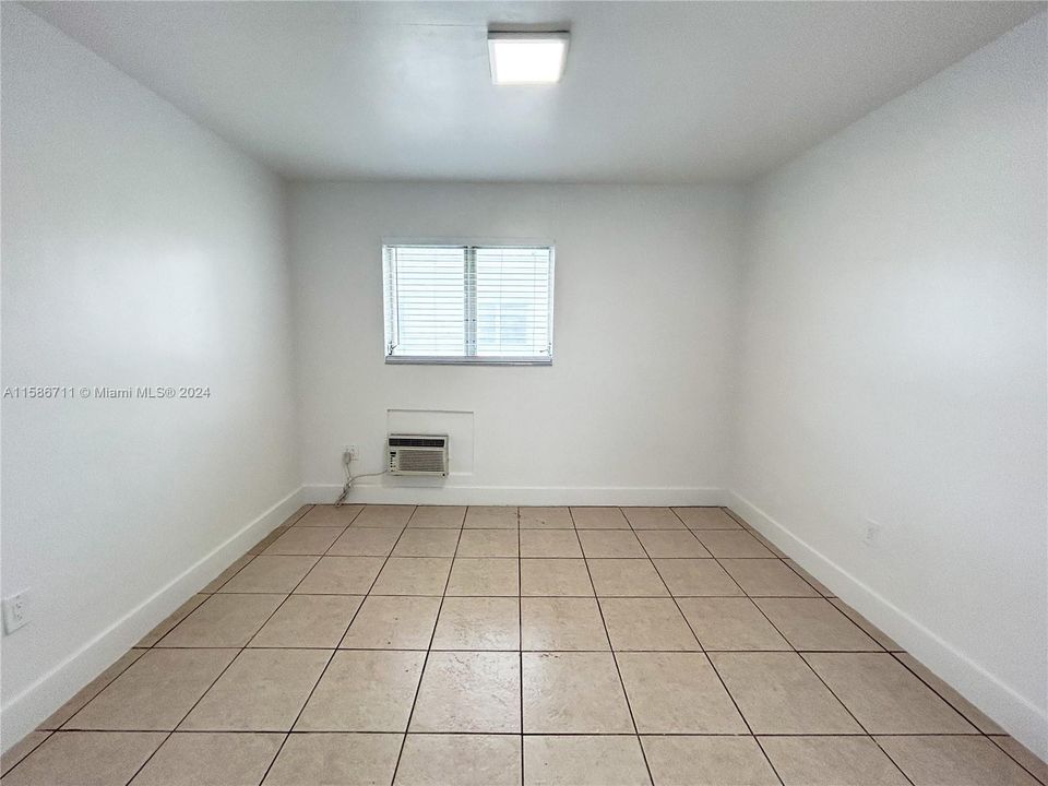 For Rent: $1,599 (1 beds, 1 baths, 490 Square Feet)
