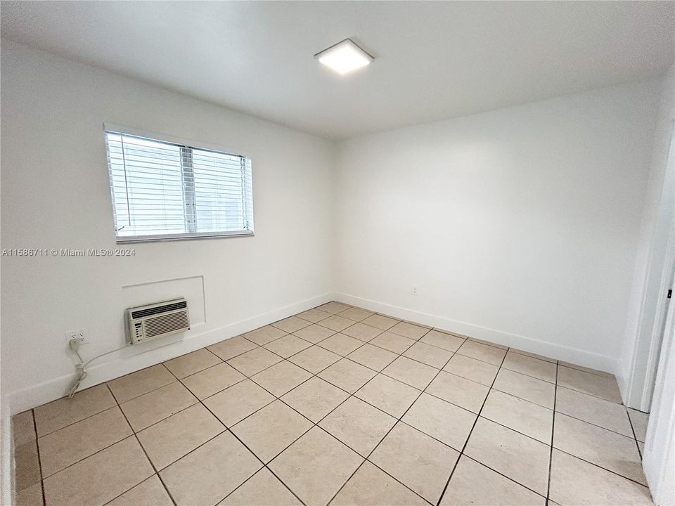 For Rent: $1,599 (1 beds, 1 baths, 490 Square Feet)